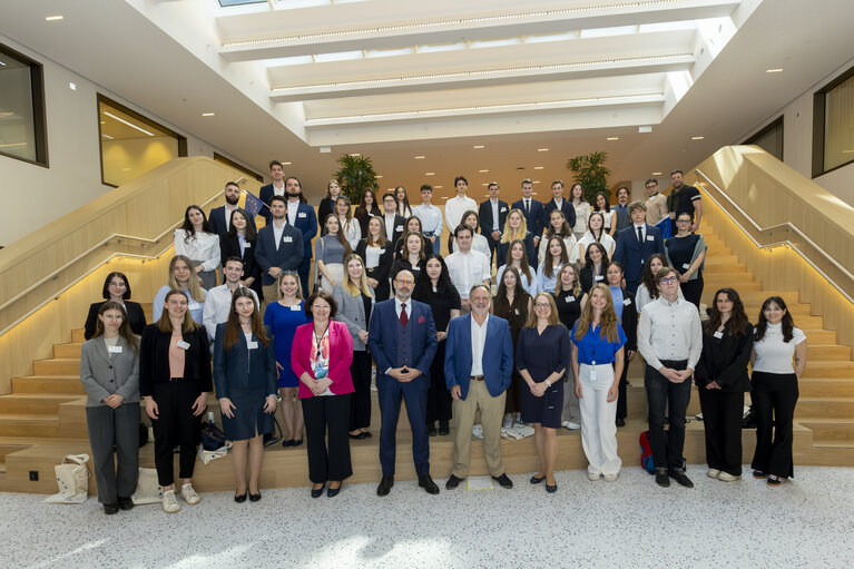 Christian MANGOLD meets with a group of Hungarian young multipliers