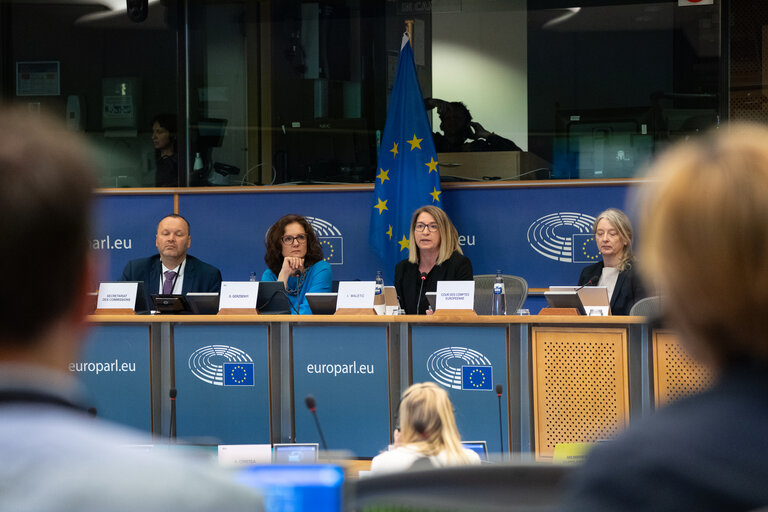 Foto 8: REGI Committee meeting - Presentation of the ECA Special report 13/2024: Absorption of funds from the Recovery and Resilience Facility and of the ECA Special Report 26/2023: Recovery and Resilience Facility’s performance monitoring framework, by Ivana Maletić