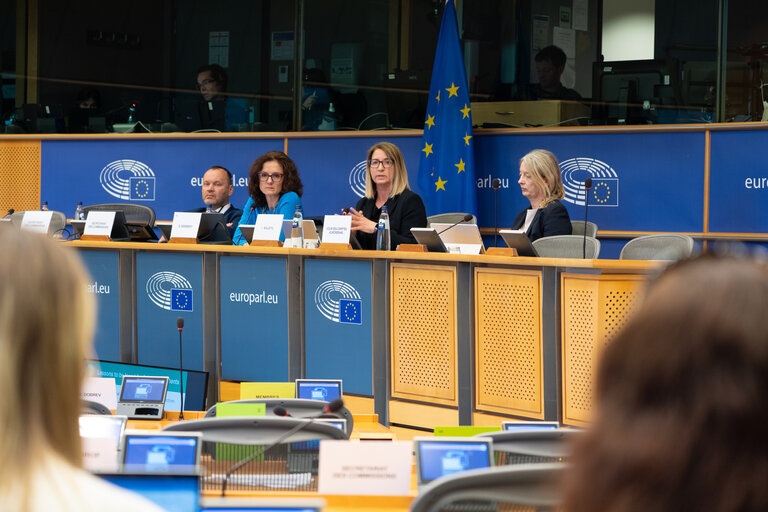 Foto 4: REGI Committee meeting - Presentation of the ECA Special report 13/2024: Absorption of funds from the Recovery and Resilience Facility and of the ECA Special Report 26/2023: Recovery and Resilience Facility’s performance monitoring framework, by Ivana Maletić