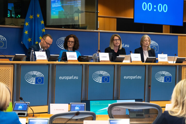 Foto 10: REGI Committee meeting - Presentation of the ECA Special report 13/2024: Absorption of funds from the Recovery and Resilience Facility and of the ECA Special Report 26/2023: Recovery and Resilience Facility’s performance monitoring framework, by Ivana Maletić