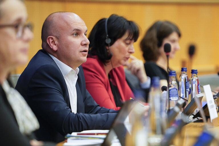 JURI - Policy Department presentation of the study on Reporting obligations - Public hearing on reporting obligations