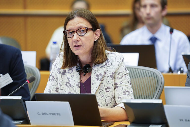 JURI - Policy Department presentation of the study on Reporting obligations - Public hearing on reporting obligations