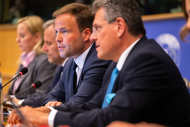 Fotagrafa 20: AFCO Committee meeting - Exchange of views in the frame of the Structured Dialogue with Mr. Maroš Šefčovič, the European Commissioner for Trade and Economic Security; Interinstitutional Relations and Transparency