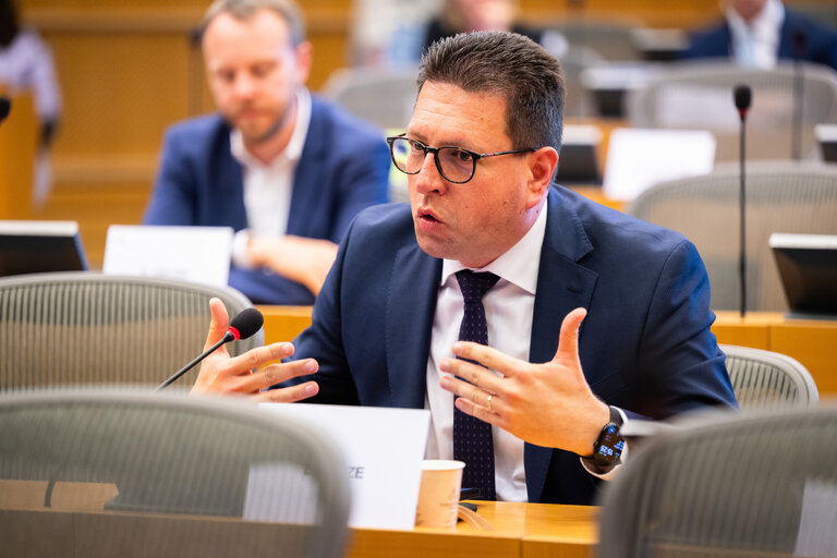 Fotagrafa 12: AFCO Committee meeting - Exchange of views in the frame of the Structured Dialogue with Mr. Maroš Šefčovič, the European Commissioner for Trade and Economic Security; Interinstitutional Relations and Transparency