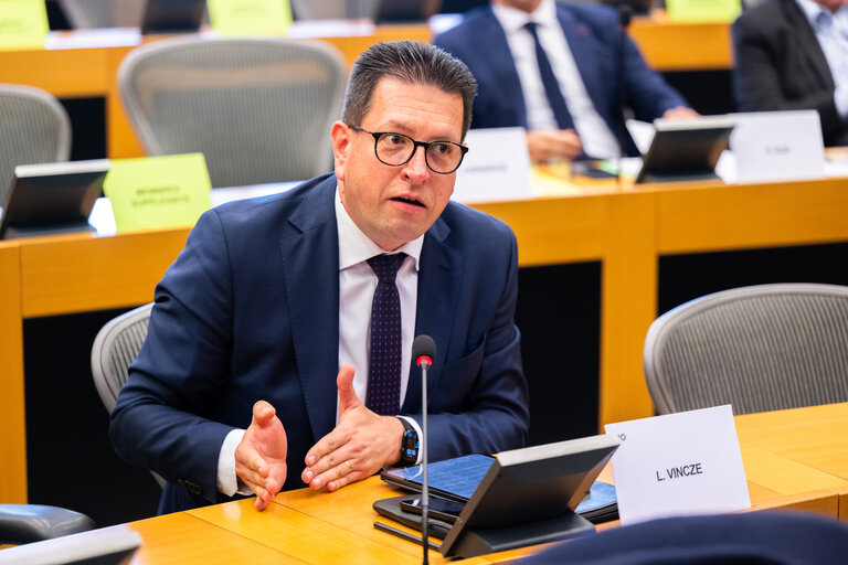 Fotagrafa 11: AFCO Committee meeting - Exchange of views in the frame of the Structured Dialogue with Mr. Maroš Šefčovič, the European Commissioner for Trade and Economic Security; Interinstitutional Relations and Transparency