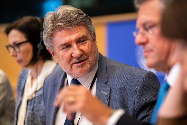 Foto 23: PETI Committee meeting - Exchange of views with Maroš Šefčovič, Commissioner for
Trade and Economic Security and for Interinstitutional
Relations and Transparency
