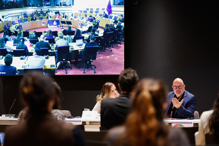 Foto 11: IDAHOBIT 2025 - The European Parliament: An inclusive workplace for all our LGBTIQ+ colleagues..