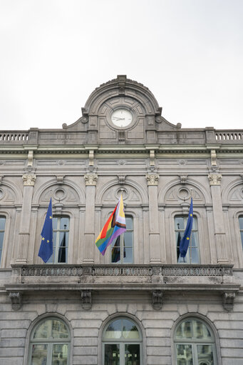 Billede 2: International Day Against Homophobia, Biphobia and Transphobia (IDAHOBIT) 2025 - Rainbow flag next to the EP buildings in Brussels and Strasbourg