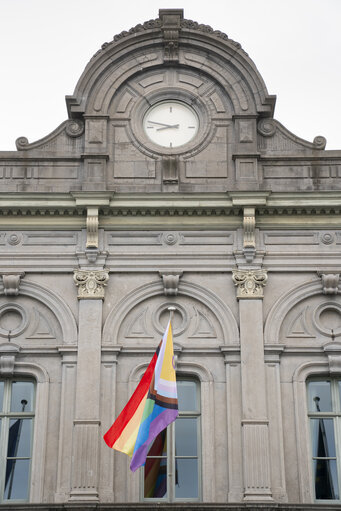 Billede 1: International Day Against Homophobia, Biphobia and Transphobia (IDAHOBIT) 2025 - Rainbow flag next to the EP buildings in Brussels and Strasbourg