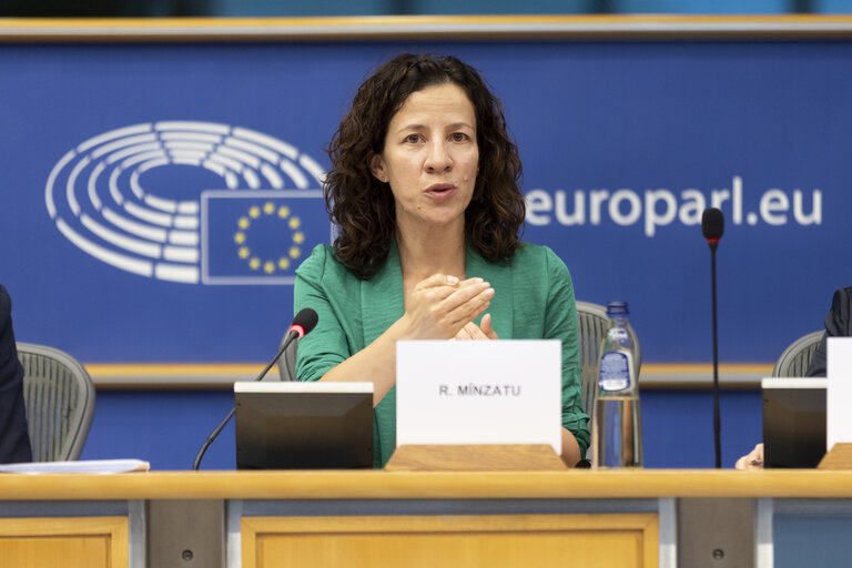 Φωτογραφία 16: FEMM - Advancing towards a care society: addressing the gender care gap
