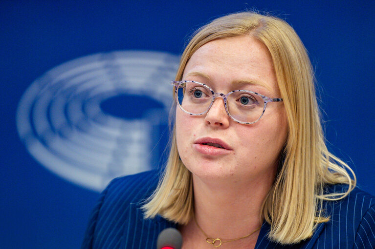 Foto 31: FEMM - The Wave of consent - Based rape laws in Europe