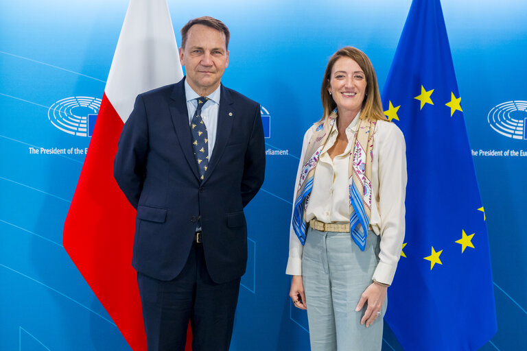 Roberta METSOLA, EP President meets with Radosław SIKORSKI, Minister of Foreign Affairs of Poland