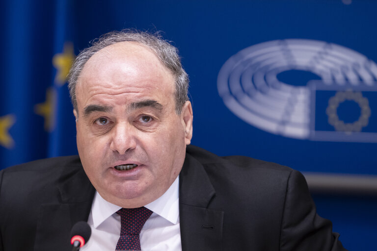 Zdjęcie 12: ECON - Exchange of views with Alfred Camilleri, Chair of the European Statistical Governance Advisory Board