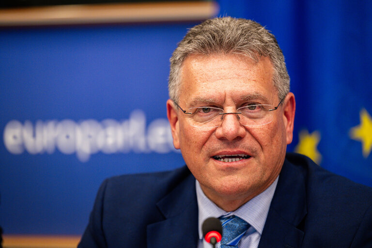 Photo 24: AFET INTA - EU-UK Summit debriefing