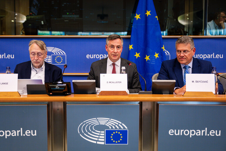 Photo 30: AFET INTA - EU-UK Summit debriefing