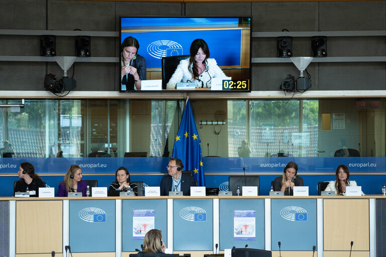 Foto 6: FEMM.- Combatting menstrual poverty and improving women’s rights on menstrual health