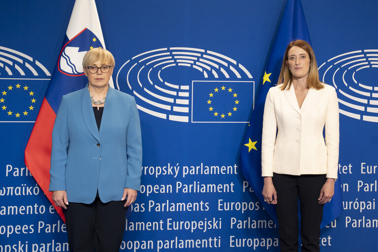 Fotografija 2: Roberta METSOLA, EP President meets with Nataša PIRC MUSAR, President of Slovenia