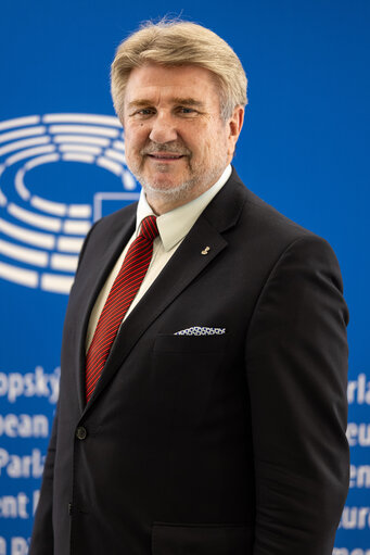 Suriet 8: Bogdan RZONCA in the EP Brussels