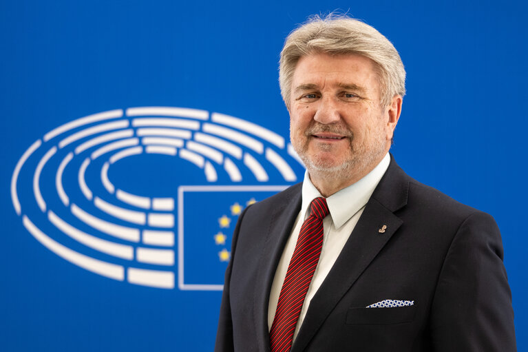 Suriet 6: Bogdan RZONCA in the EP Brussels