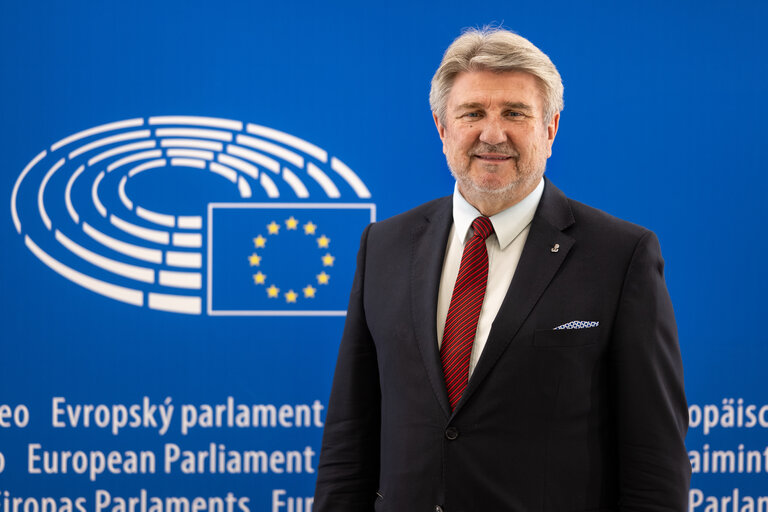 Suriet 7: Bogdan RZONCA in the EP Brussels