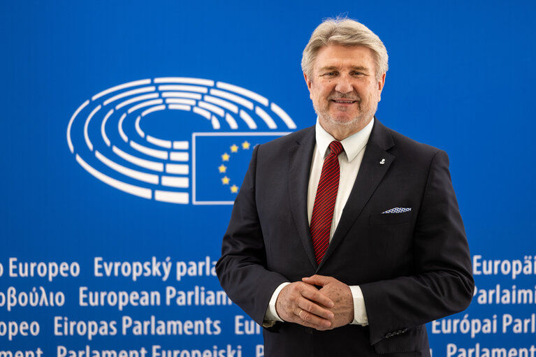 Suriet 10: Bogdan RZONCA in the EP Brussels