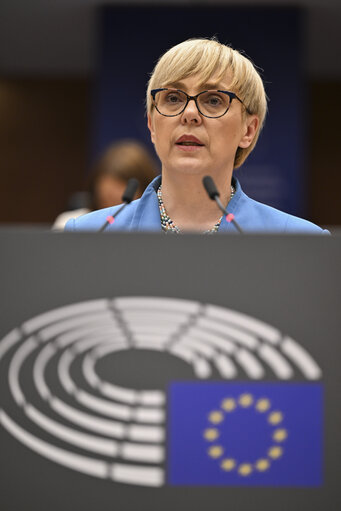 Billede 13: EP Mini-Plenary Session - Formal sitting - Address by Nataša PIRC MUSAR, President of the Republic of Slovenia