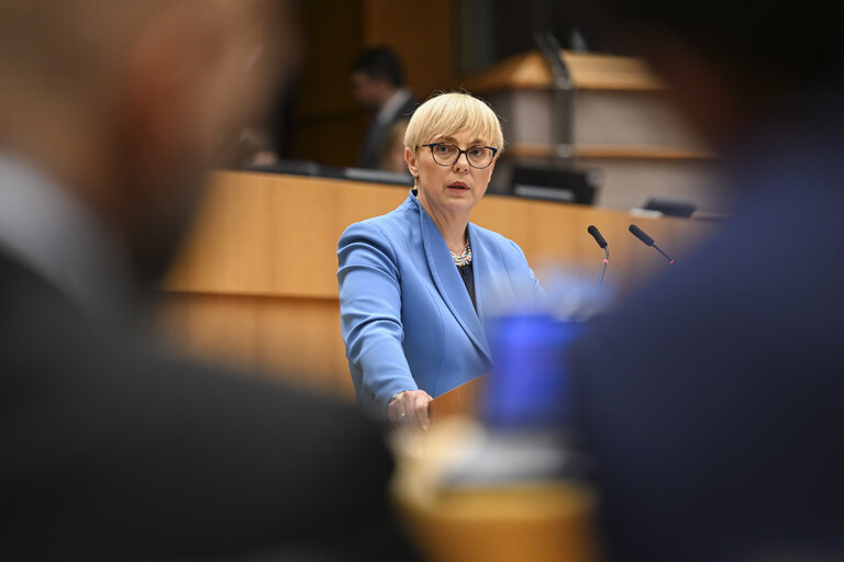 Billede 10: EP Mini-Plenary Session - Formal sitting - Address by Nataša PIRC MUSAR, President of the Republic of Slovenia