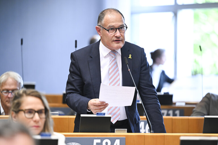 Foto 19: EP Mini-Plenary Session - Resumption of session and order of business