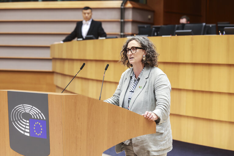 Valokuva 44: EP Mini-Plenary Session - The EU's response to the Israeli government's plan to seize the Gaza Strip, ensuring effective humanitarian support and the liberation of hostages