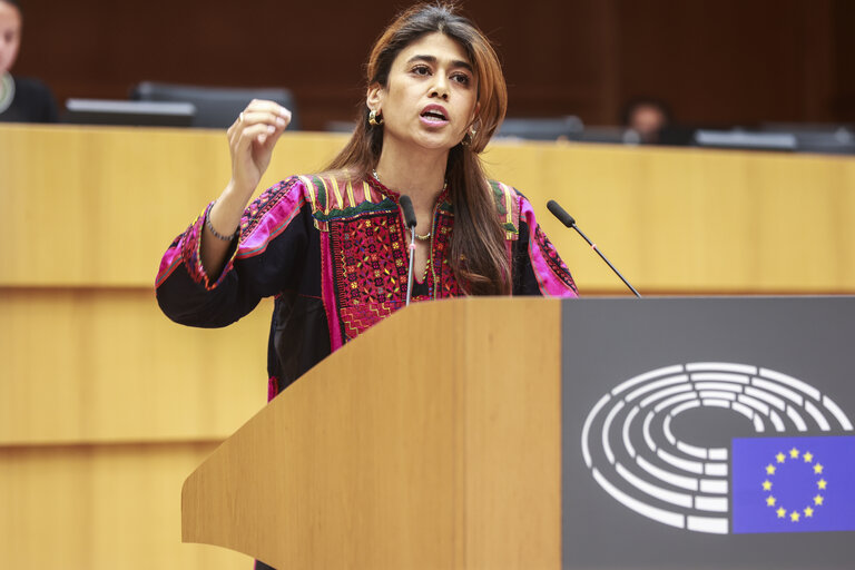Valokuva 32: EP Mini-Plenary Session - The EU's response to the Israeli government's plan to seize the Gaza Strip, ensuring effective humanitarian support and the liberation of hostages