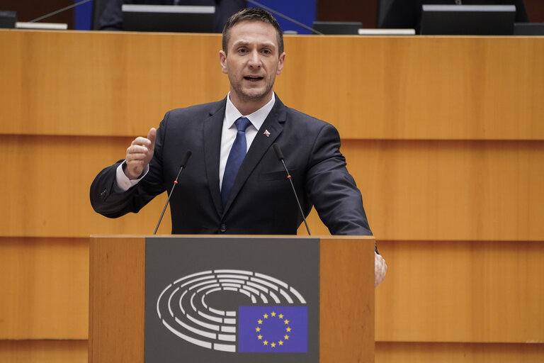 Foto 34: EP Mini-Plenary Session - Russian energy phase out, Nord Stream and the EU's energy-sovereignty