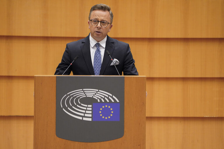 Foto 32: EP Mini-Plenary Session - Russian energy phase out, Nord Stream and the EU's energy-sovereignty