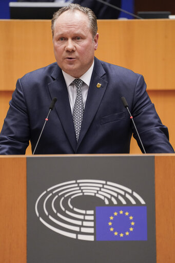 Foto 25: EP Mini-Plenary Session - Russian energy phase out, Nord Stream and the EU's energy-sovereignty