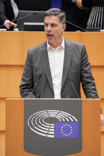 Foto 21: EP Mini-Plenary Session - Russian energy phase out, Nord Stream and the EU's energy-sovereignty