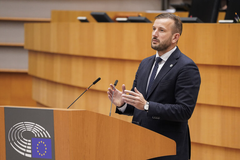 Foto 17: EP Mini-Plenary Session - Russian energy phase out, Nord Stream and the EU's energy-sovereignty
