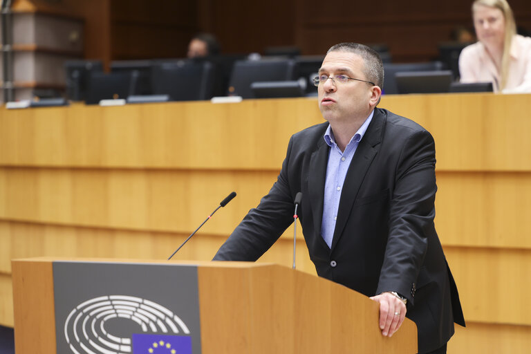 EP Mini-Plenary Session - Improving mental health at work