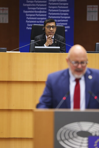 EP Mini-Plenary Session - Improving mental health at work