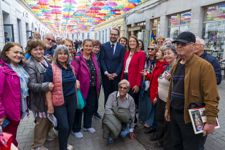 Foto 2: Roberta METSOLA, EP President Official visit to Timisoara (Romania) - Walk to the Philharmonic Hall with Dominic FRITZ, Mayor of Timișoara