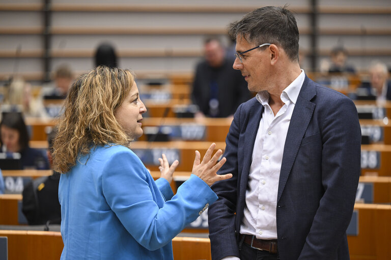 Photo 35: EP Mini-Plenary Session - Voting session