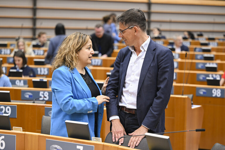 Photo 36: EP Mini-Plenary Session - Voting session
