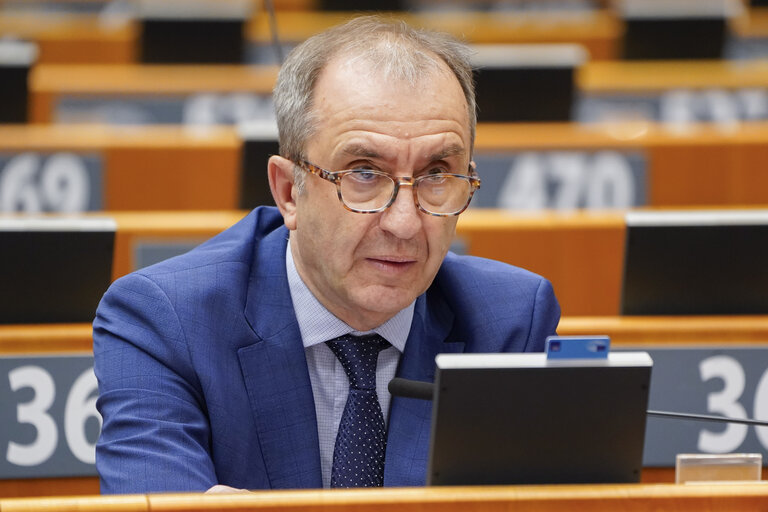 Foto 18: EP Mini-Plenary Session - Deliberations of the Committee on Petitions in 2023