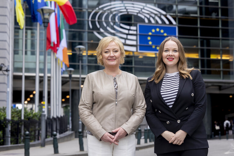 Suriet 2: Elsi KATAINEN and Katri KULMUNI in the EP in Brussels