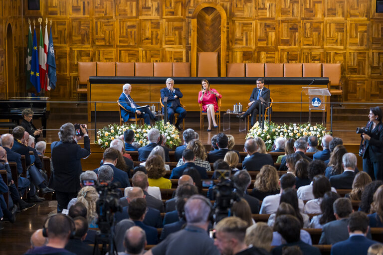 Foto 11: Official visit by Roberta METSOLA, EP President to Italy - Q&A Session with Students Europe: Open questions for a Common future, at the Università Cattolica of Milan