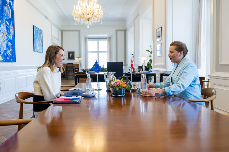 Photo 13: Roberta METSOLA, EP President meets with Mette FREDERIKSEN, Danish Prime Minister