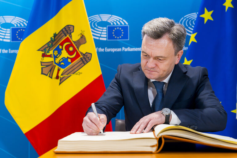 Billede 5: Roberta METSOLA, EP President meets with Dorin RECEAN, Prime Minister of the Republic of Moldova