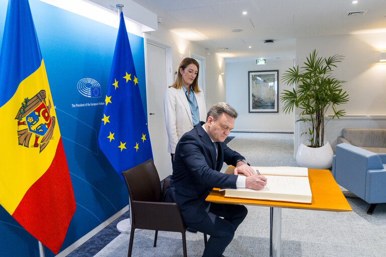 Billede 6: Roberta METSOLA, EP President meets with Dorin RECEAN, Prime Minister of the Republic of Moldova