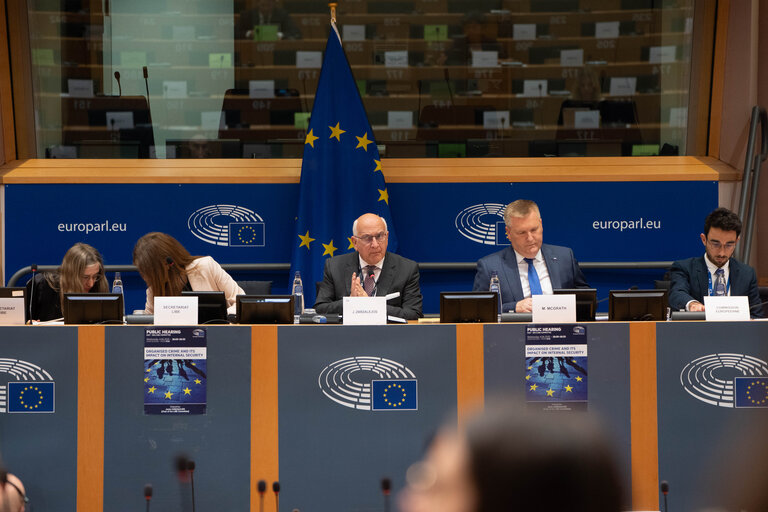 LIBE.- Exchange of views with the Commissioner for Democracy, Justice, the Rule of Law and Consumer Protection, Michael McGrath, in the framework of the Structured Dialogue