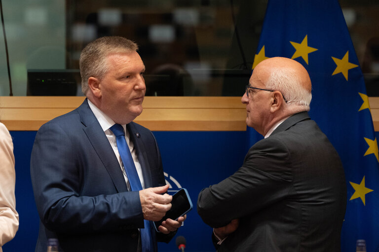 LIBE.- Exchange of views with the Commissioner for Democracy, Justice, the Rule of Law and Consumer Protection, Michael McGrath, in the framework of the Structured Dialogue