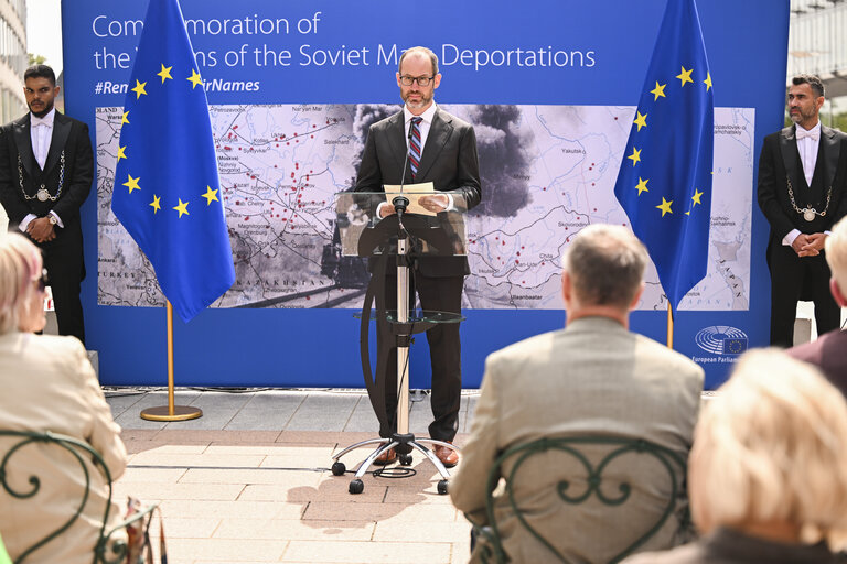 Photo 14: Commemoration of the Victims of Soviet Mass Deportations