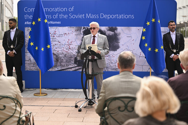 Photo 12: Commemoration of the Victims of Soviet Mass Deportations